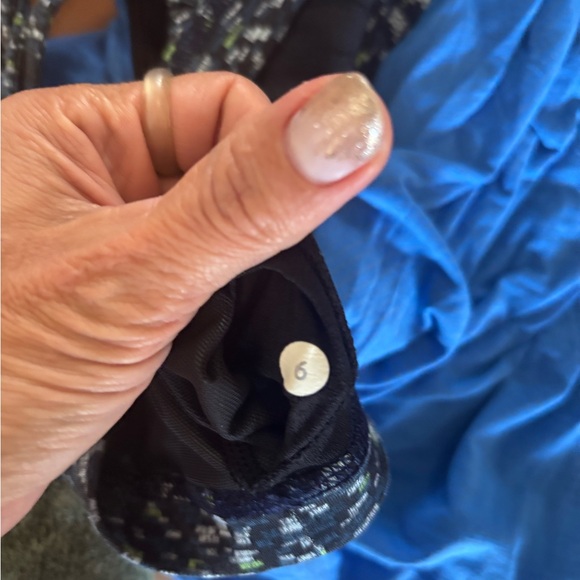 Lululemon | Wild Tank in blue | sz 6 - Picture 5 of 5